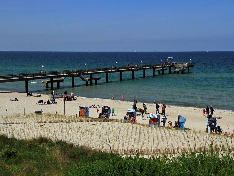 Produktbild: CALVENDO Puzzle Strand und Seebr&uuml;cke des Ostseebades Rerik | 1000 Teile Lege-Gr&ouml;&szlig;e 64x48cm Foto-Puzzle f&uuml;r gl&uuml;ckliche Stunden