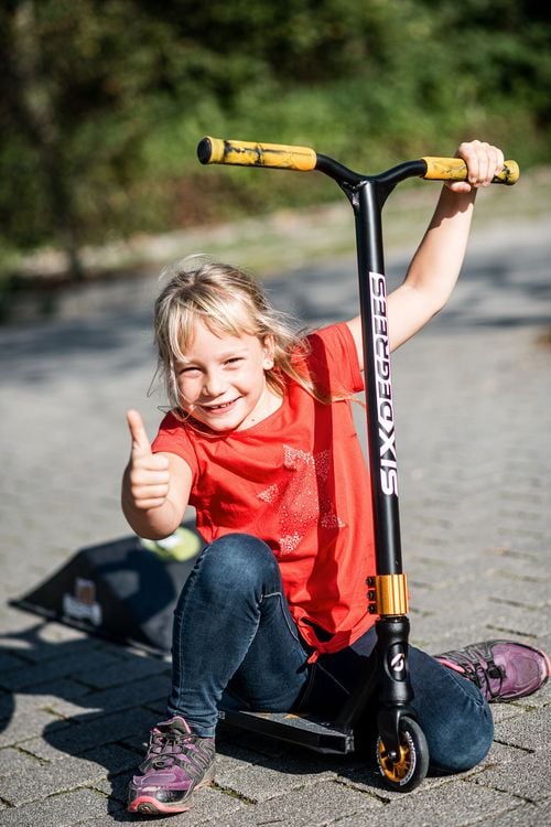 Produktbild: SIX DEGREES Stuntscooter 100 mm schwarz-