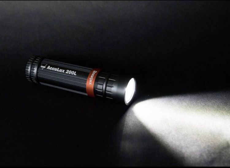 Produktbild: AccuLux 200L LED Taschenlampe batteriebetrieben 200lm 124g