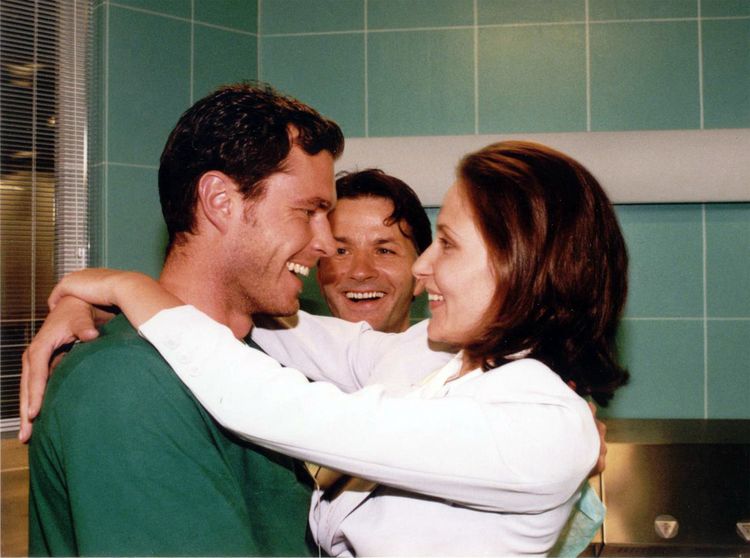 Produktbild: In aller Freundschaft - Die jungen &Auml;rzte - Staffel 1.2/Folgen 22-42 [7 DVDs]