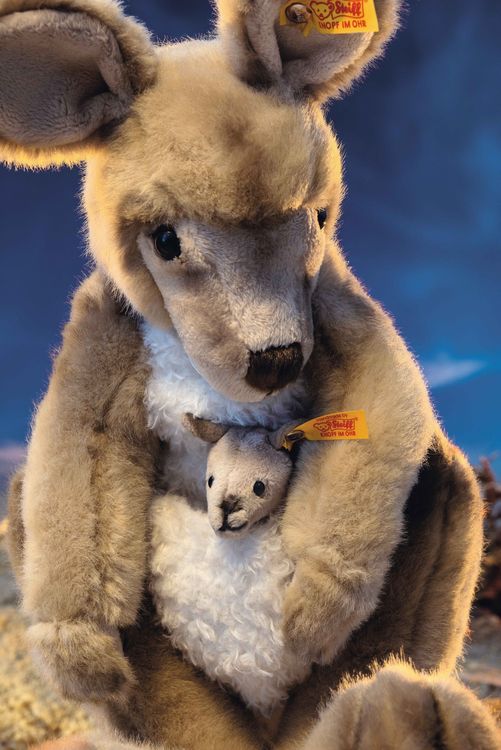 Produktbild: Steiff 064623 - Kango K&auml;nguru mit Baby, stehend, beige, Webpelz, 40 cm