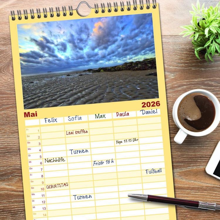 Produktbild: Familienplaner 2026 - Nordseebad Wremen - Strandimpressionen mit 5 Spalten (Wandkalender, 21 x 45 cm) CALVENDO