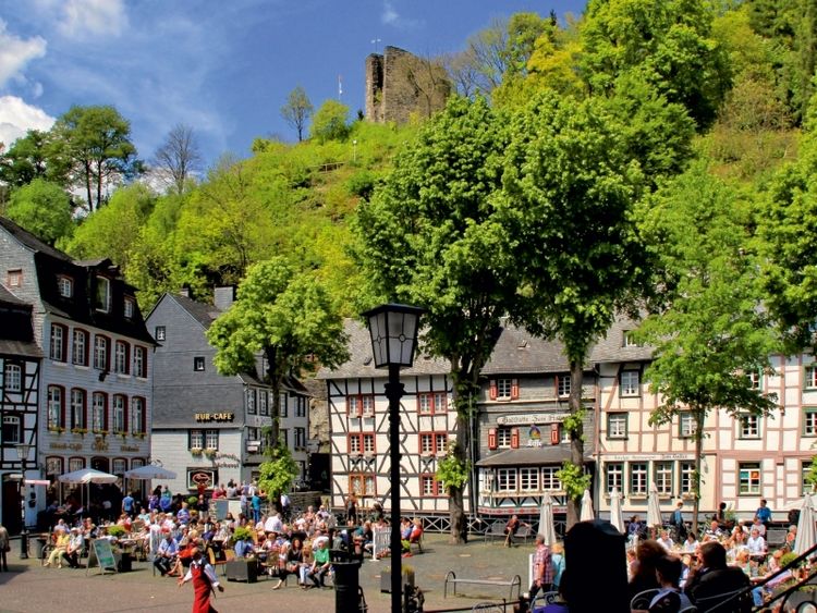 Produktbild: CALVENDO Puzzle Marktplatz in Monschau | 1000 Teile Lege-Gr&ouml;&szlig;e 64x48cm Foto-Puzzle f&uuml;r gl&uuml;ckliche Stunden