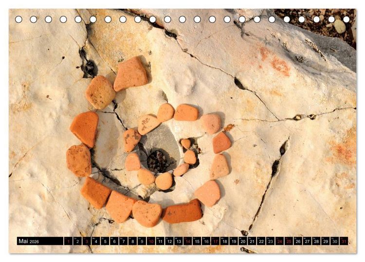 Produktbild: Land Art - Natur und Kunst (Tischkalender 2026 DIN A5 quer), CALVENDO Monatskalender