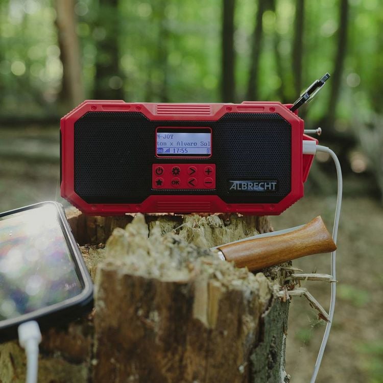 Produktbild: Albrecht DR 112 Outdoorradio DAB+, UKW Notfallradio, USB, Bluetooth&reg; Akku-Ladefunktion, Handkurbel, Solarpanel
