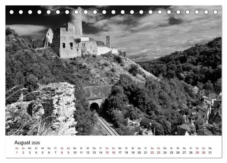 Produktbild: Burgen in schwarzwei&szlig; - Wie aus alten Zeiten (Tischkalender 2026 DIN A5 quer), CALVENDO Monatskalender