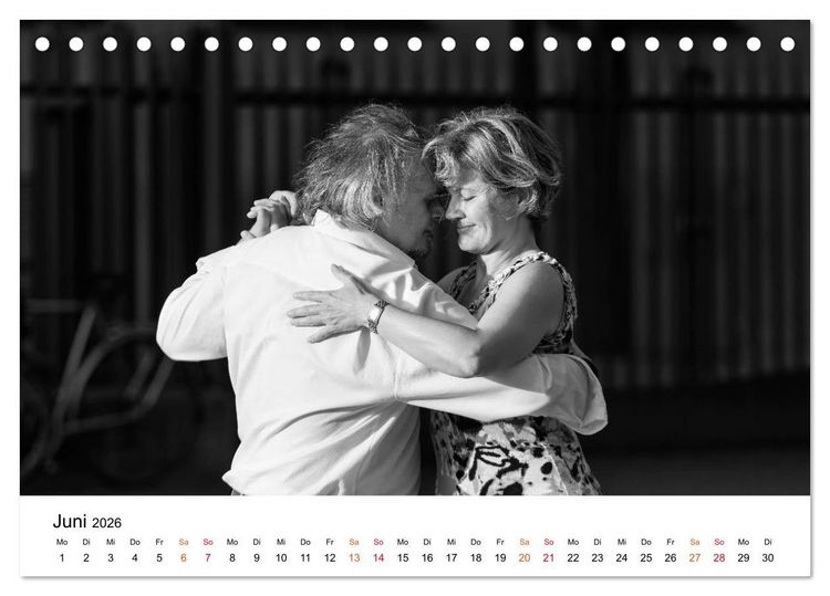 Produktbild: Tango Argentino - Paare beim Tanz auf &ouml;ffentlichen Pl&auml;tzen (Tischkalender 2026 DIN A5 quer), CALVENDO Monatskalender
