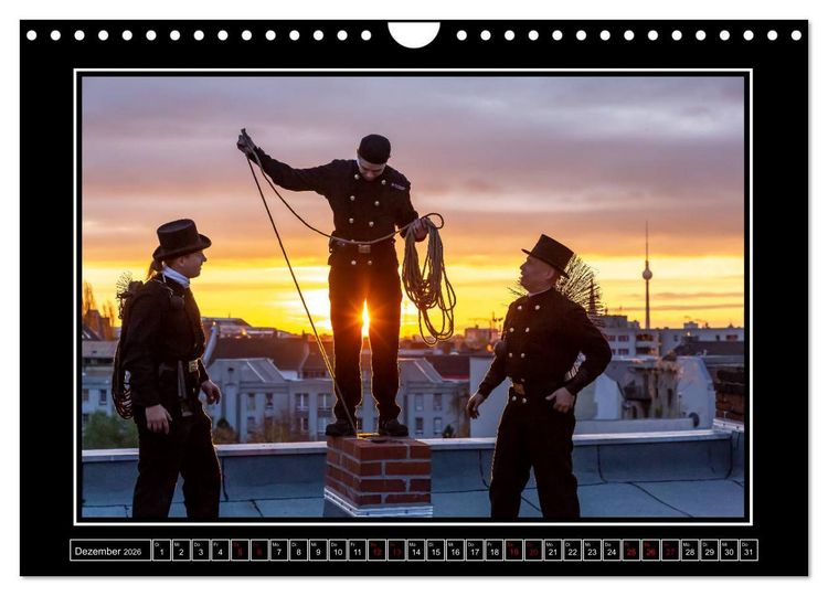 Produktbild: Schornsteinfeger &uuml;ber Berlin - Gl&uuml;cksblicke (Wandkalender 2026 DIN A4 quer), CALVENDO Monatskalender