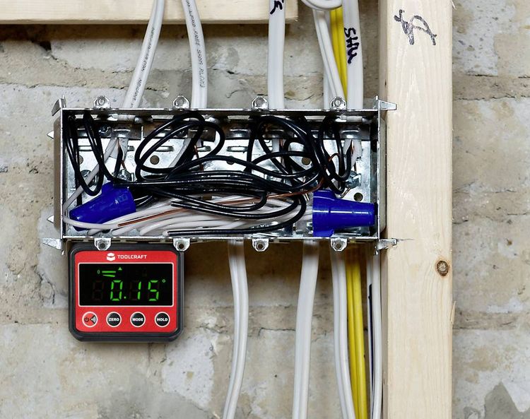 Produktbild: TOOLCRAFT TO-7308984 Digitale Wasserwaage mit Magnet 68.4mm 360&deg; 0.1