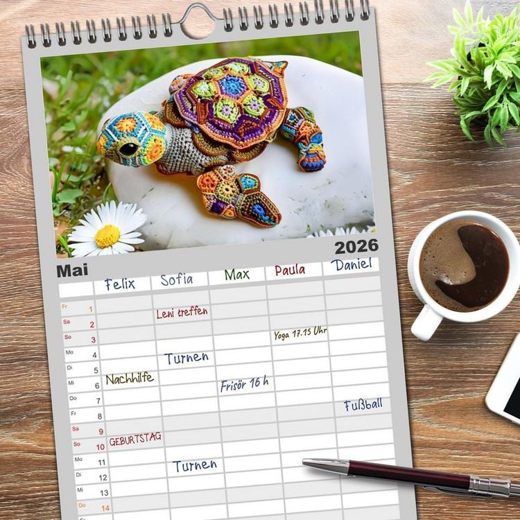 Produktbild: Familienplaner 2026 - Granny Square Kunst - Ein Jahr voller kreativer H&auml;kelideen mit 5 Spalten (Wandkalender, 21 x 45 cm) CALVENDO