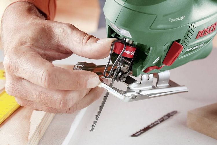 Produktbild: Bosch Home and Garden PST 900 PEL Stichs&auml;ge 06033A0201 inkl. Koffer 620W