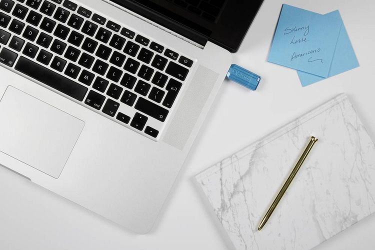 Produktbild: Verbatim USB DRIVE 2.0 PINSTRIPE USB-Stick 64GB Blau 49961 USB-A (USB 2.0)