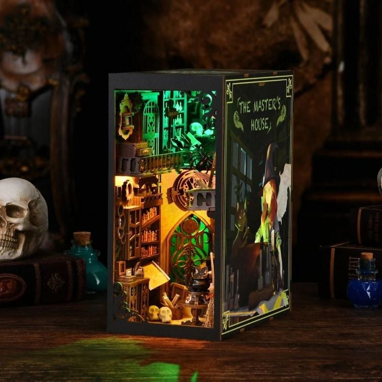 Produktbild: FiguredArt SL05 - DIY Book Nook, Das Haus des Zauberers, Puzzle 309 Teile, Miniatur-Diorama