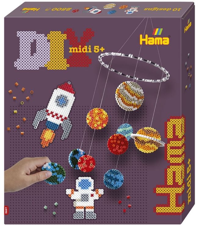 Produktbild: Hama 3257 - B&uuml;gelperlen Weltraum, Geschenkpackung mit ca. 2.500 Midi-Perlen, 2 Stiftplatten, Motiv-Vorlage, B&uuml;gelpapier