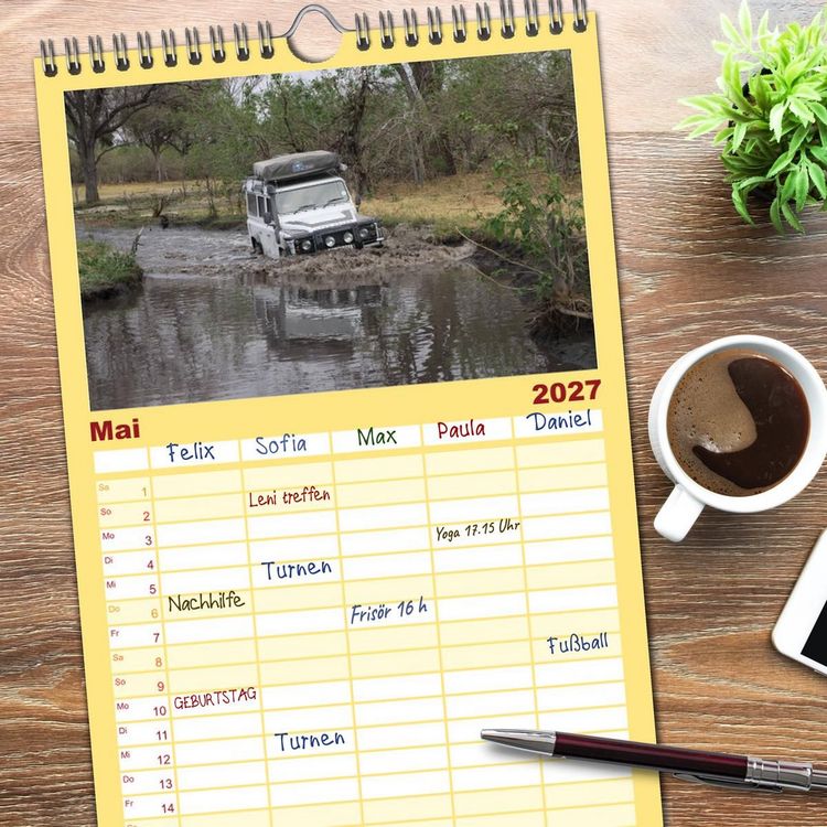 Produktbild: Familienplaner 2027 - Land Rover Defender - Unterwegs in Afrika mit 5 Spalten (Wandkalender, 21 x 45 cm) CALVENDO