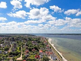 Produktbild: CALVENDO Puzzle Malerisches Laboe an der Ostsee | 1000 Teile Lege-Gr&ouml;&szlig;e 64x48cm Foto-Puzzle f&uuml;r gl&uuml;ckliche Stunden