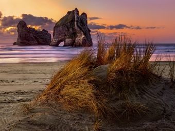 Produktbild: Abendd&auml;mmerung am Wharariki Beach, Neuseeland (Puzzle)