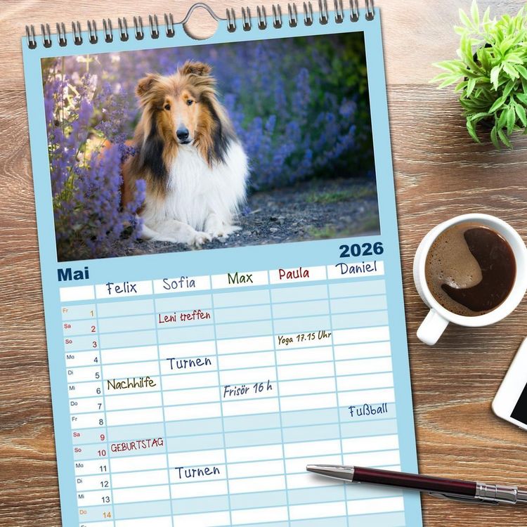 Produktbild: Familienplaner 2026 - H&uuml;tehunde - H&uuml;ter der Herzen mit 5 Spalten (Wandkalender, 21 x 45 cm) CALVENDO