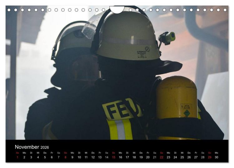 Produktbild: FEUERWEHR IM EINSATZ (Wandkalender 2026 DIN A4 quer), CALVENDO Monatskalender