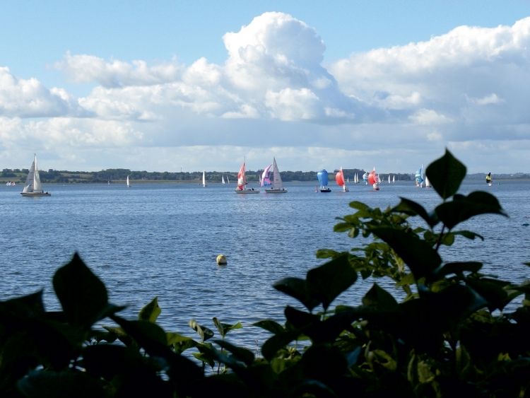 Produktbild: CALVENDO Puzzle Regatta auf der Gro&szlig;en Breite | 1000 Teile Lege-Gr&ouml;&szlig;e 64x48cm Foto-Puzzle f&uuml;r gl&uuml;ckliche Stunden