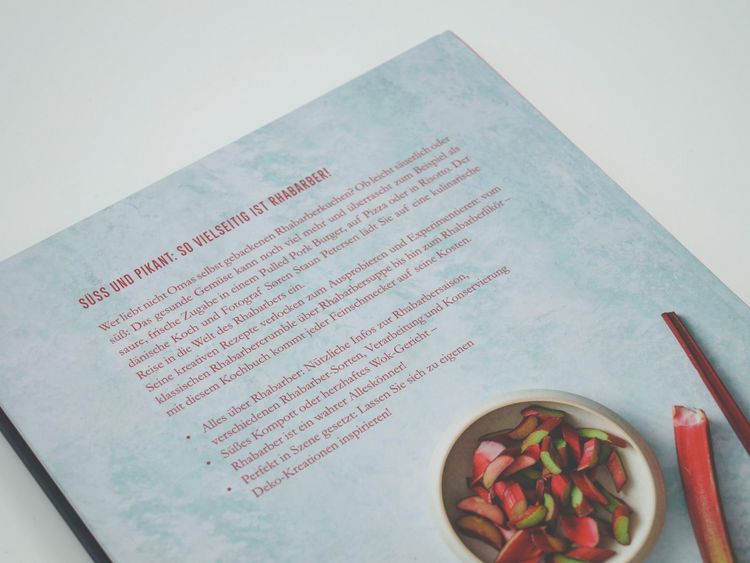 Produktbild: Rhabarber - Raffinierte Rezepte f&uuml;r S&uuml;&szlig;es und Herzhaftes