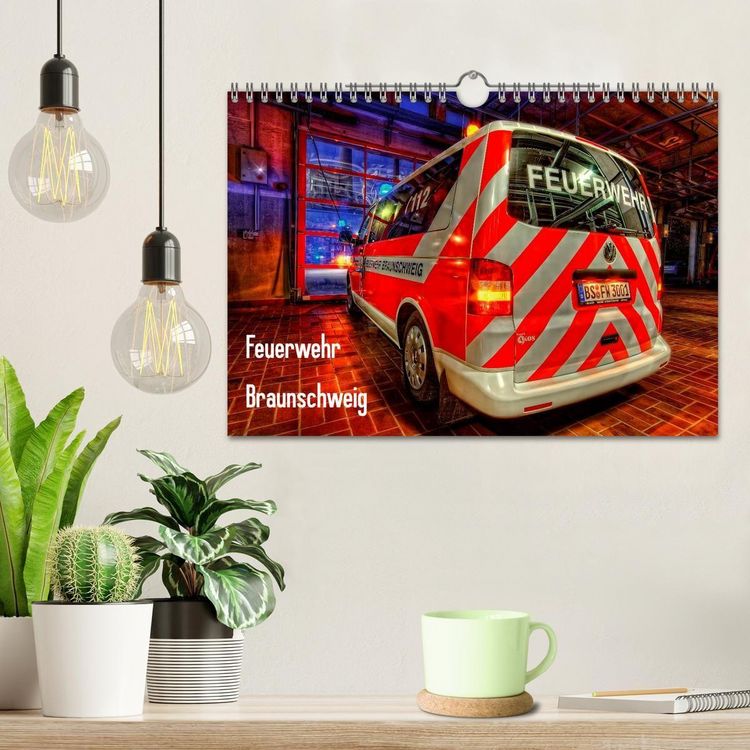 Produktbild: Feuerwehr Braunschweig (Wandkalender 2027 DIN A4 quer), CALVENDO Monatskalender