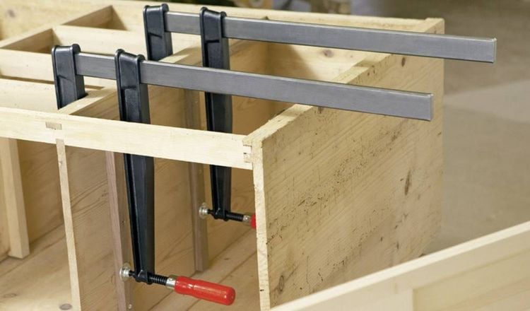 Produktbild: Tiefspannschraubzwinge TGNT Spann-W.400mm A.250mm Holzgriff 40x11mm BESSEY