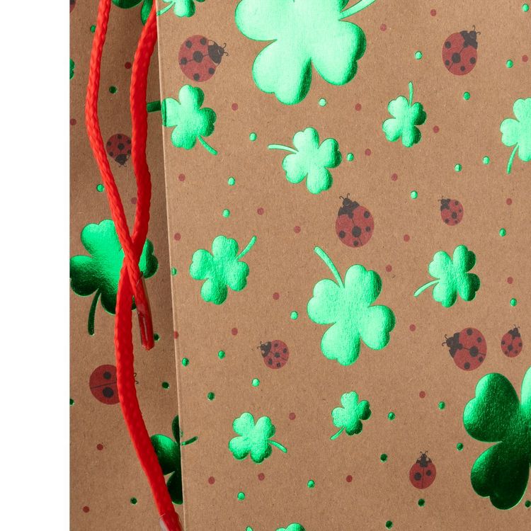 Produktbild: Idena Flaschentasche Kleeblatt & Marienk&auml;fer Kraftpapier 12x39x10cm 140g/m&sup2; Hei&szlig;pr&auml;gung