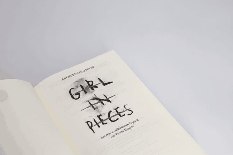 Produktbild: Girl in Pieces