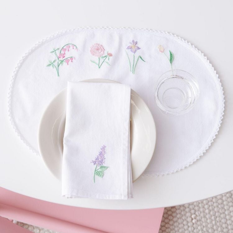 Produktbild: Stick & Stitch Packung, Blumen XL // 8 Stk., 8 Designs // Wasserl&ouml;sliche Stickvorlage, Stickgarn, Sticknadel und Anleitung