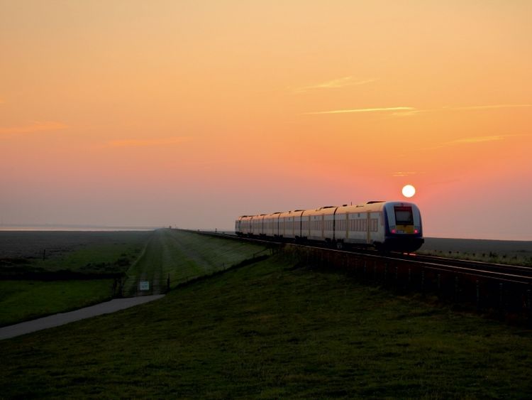 Produktbild: Die Nordostseebahn im Sonnenuntergang (Puzzle)