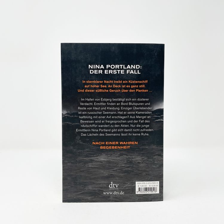 Produktbild: S&Oslash;G. Dunkel liegt die See