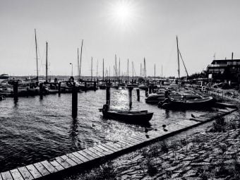 Produktbild: CALVENDO Puzzle Abendlicht im Hafen 1000 Teile Puzzle quer | 1000 Teile Lege-Gr&ouml;&szlig;e 64 &times; 48 cm Foto-Puzzle f&uuml;r gl&uuml;ckliche Stunden