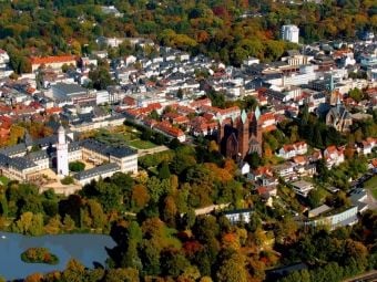 Produktbild: CALVENDO Puzzle Schlo&szlig; in Bad Homburg | 1000 Teile Lege-Gr&ouml;&szlig;e 64x48cm Foto-Puzzle f&uuml;r gl&uuml;ckliche Stunden