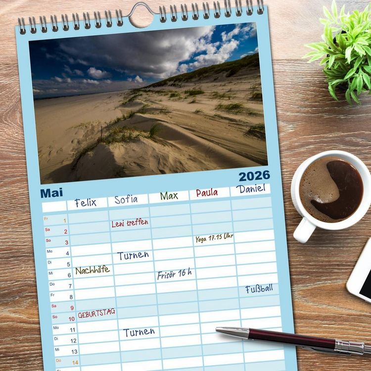 Produktbild: Familienplaner 2026 - Langeoog &ndash; Ein Herbst auf der Insel des Lebens mit 5 Spalten (Wandkalender, 21 x 45 cm) CALVENDO