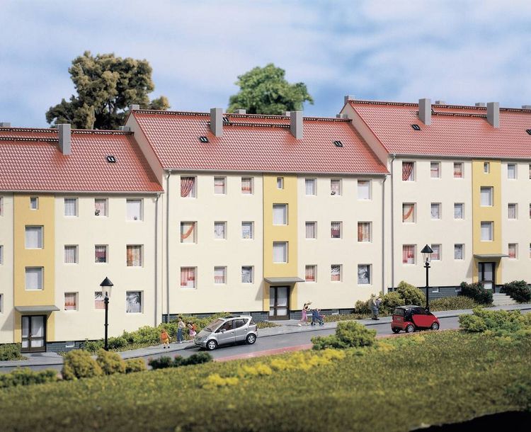 Produktbild: Auhagen 11402 H0 Mehrfamilenhaus