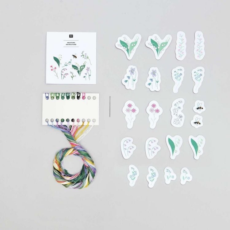 Produktbild: Stick & Stitch Packung, Blumen, bunt, 21 Stk., inkl. wasserl&ouml;slicher, bedruckter Stickvorlage, Stickgarn, Sticknadel und Anleitung