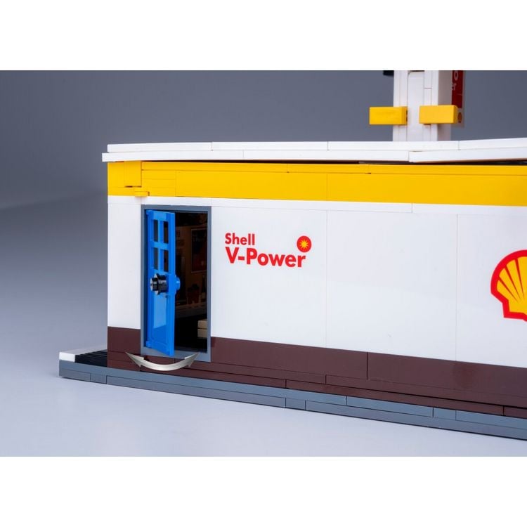 Produktbild: CaDA Shell Tankstelle mit Shop und Waschanlage Bricks