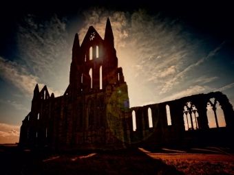 Produktbild: CALVENDO Puzzle Gothic Fantasy - Schatten der Kathedrale | 1000 Teile Lege-Gr&ouml;&szlig;e 64x48cm Foto-Puzzle f&uuml;r gl&uuml;ckliche Stunden