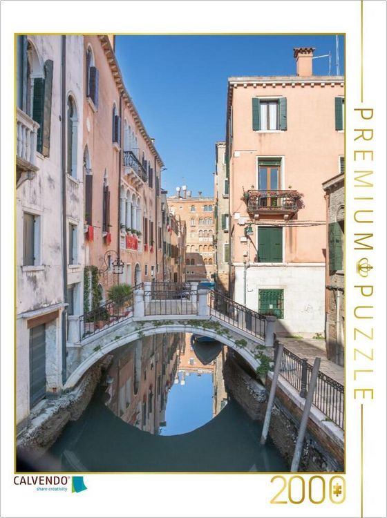 Produktbild: CALVENDO Puzzle Venedig - Spiegelung unter der kleinen Br&uuml;cke neben der Ponte dei Frati | 2000 Teile Lege-Gr&ouml;&szlig;e 90x67cm Foto-Puzzle f&uuml;r gl&uuml;ckliche Stunden