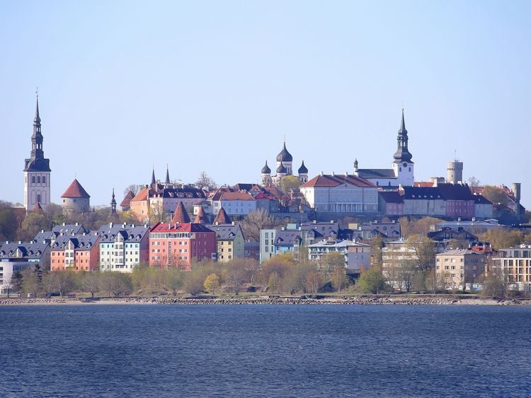 Produktbild: CALVENDO Puzzle Tallinn: Stadtpanorama mit Domberg | 1000 Teile Lege-Gr&ouml;&szlig;e 64x48cm Foto-Puzzle f&uuml;r gl&uuml;ckliche Stunden