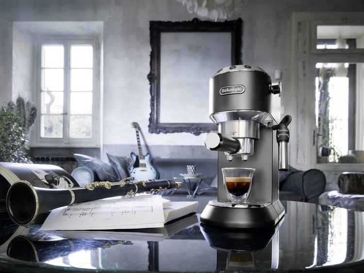 Produktbild: DeLonghi EC 685.BK Espressomaschine mit Siebtr&auml;ger Schwarz 1350W E.S.E. Pad kompatibel