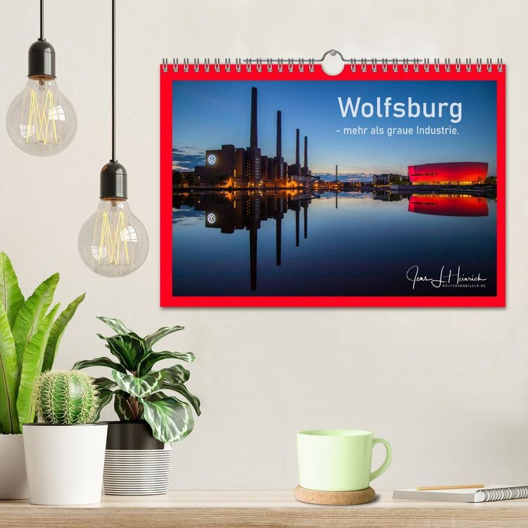 Produktbild: Wolfsburg - mehr als graue Industrie. (Wandkalender 2026 DIN A4 quer), CALVENDO Monatskalender