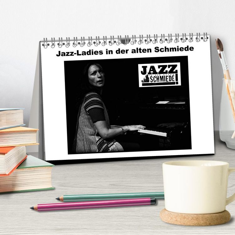 Produktbild: Jazz Ladies in der alten Schmiede (Tischkalender 2026 DIN A5 quer), CALVENDO Monatskalender