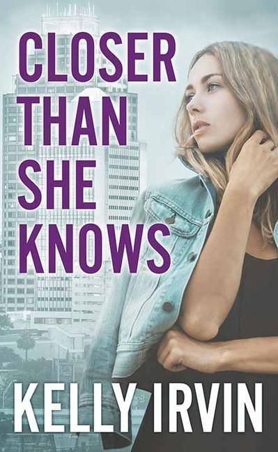 Produktbild: Closer Than She Knows