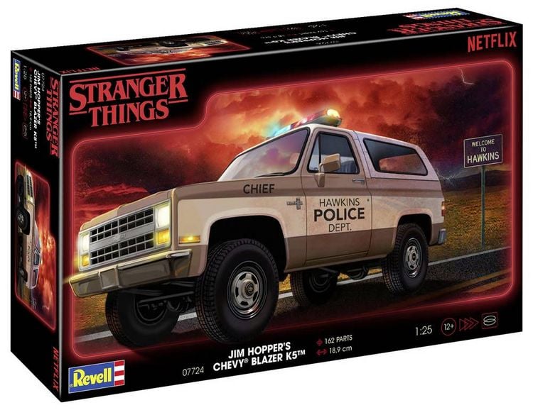 Produktbild: Revell 07724 Stranger Things Jim Hopper&acute;s Chevy&reg; Blazer K5&trade; Automodell Bausatz 1:25