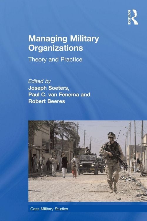 Produktbild: Managing Military Organizations