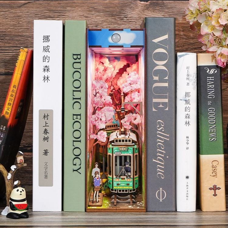 Book Nook DIY Bücherecke Sakura's Travel
