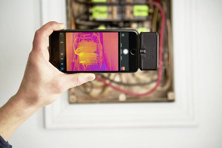 Produktbild: FLIR One Pro iOS Handy W&auml;rmebildkamera -20 bis +400&deg;C 160 x 120 Pixel 8.7Hz