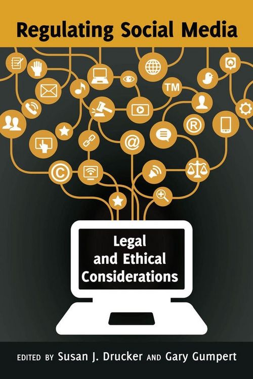 Produktbild: Regulating Social Media